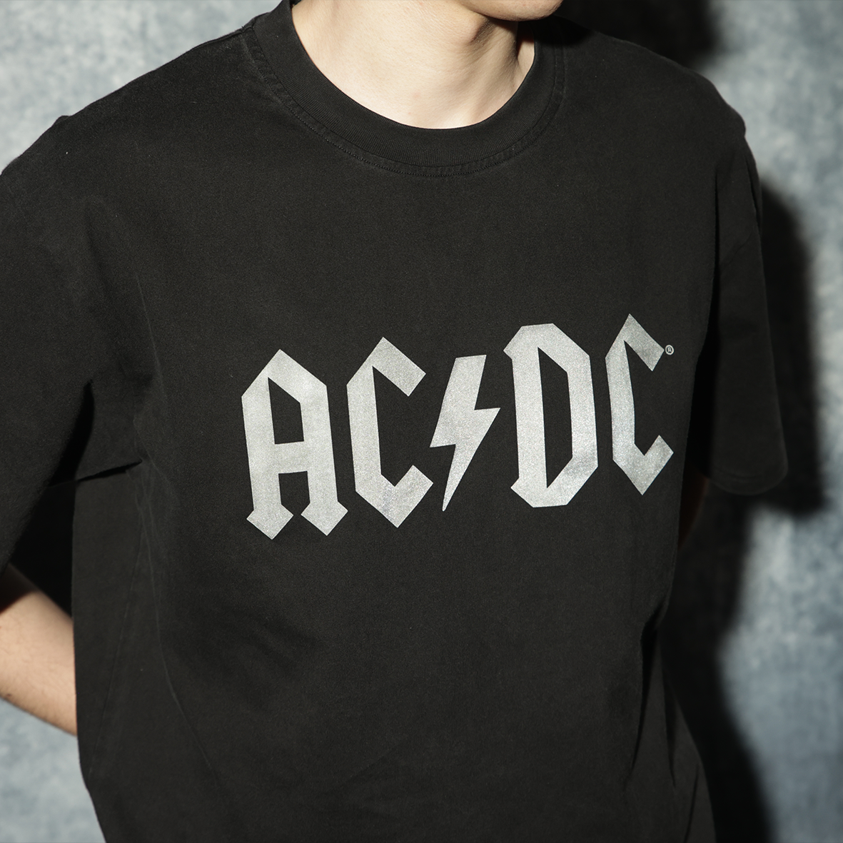 【RETURN TO ROCK】 AC/DC 両面プリント Tシャツ サイズL ACDC T Shirt | Back in Black Reflective Ink Tee | Official ACDC